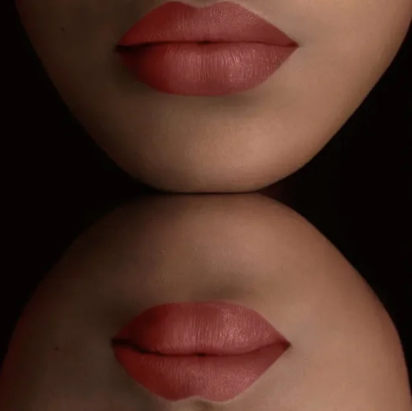 Burberry Kisses Matte Dusty Pink - Picture 3 of 8